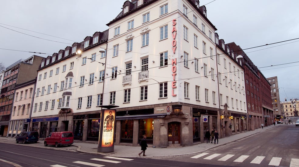 The location and facade of the Savoy Hotel in Oslo