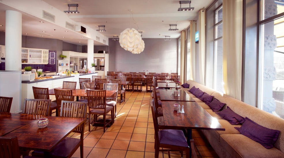 Spacious buffet area at Amanda Hotel in Haugesund